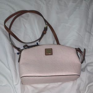 Dooney and bourke crossbody 1975
